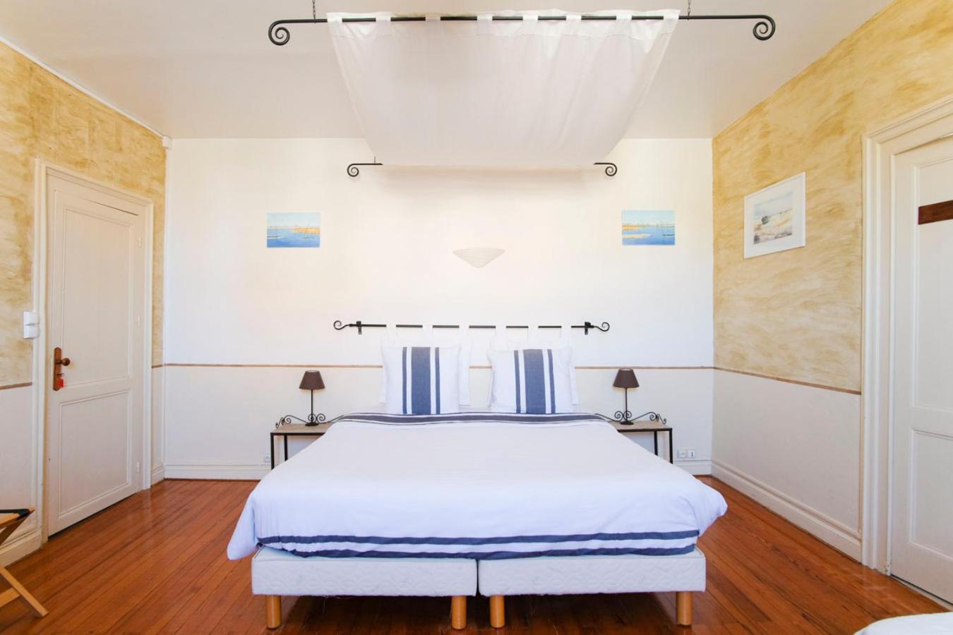 Les Gues Rivieres Bed and Breakfast Pujols  Δωμάτιο φωτογραφία
