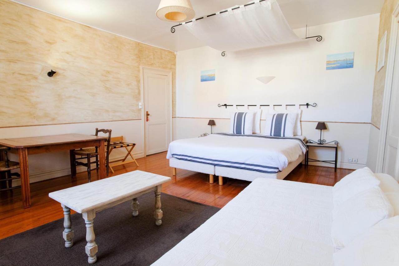 Les Gues Rivieres Bed and Breakfast Pujols  Εξωτερικό φωτογραφία